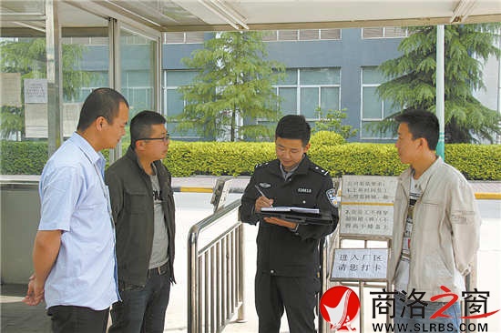 商丹工業(yè)園區(qū)內(nèi)企業(yè)眾多，外來人口密集，張葛亮不定期便會深入園區(qū)企業(yè)走訪調(diào)查，以便及時發(fā)現(xiàn)、化解矛盾糾紛。